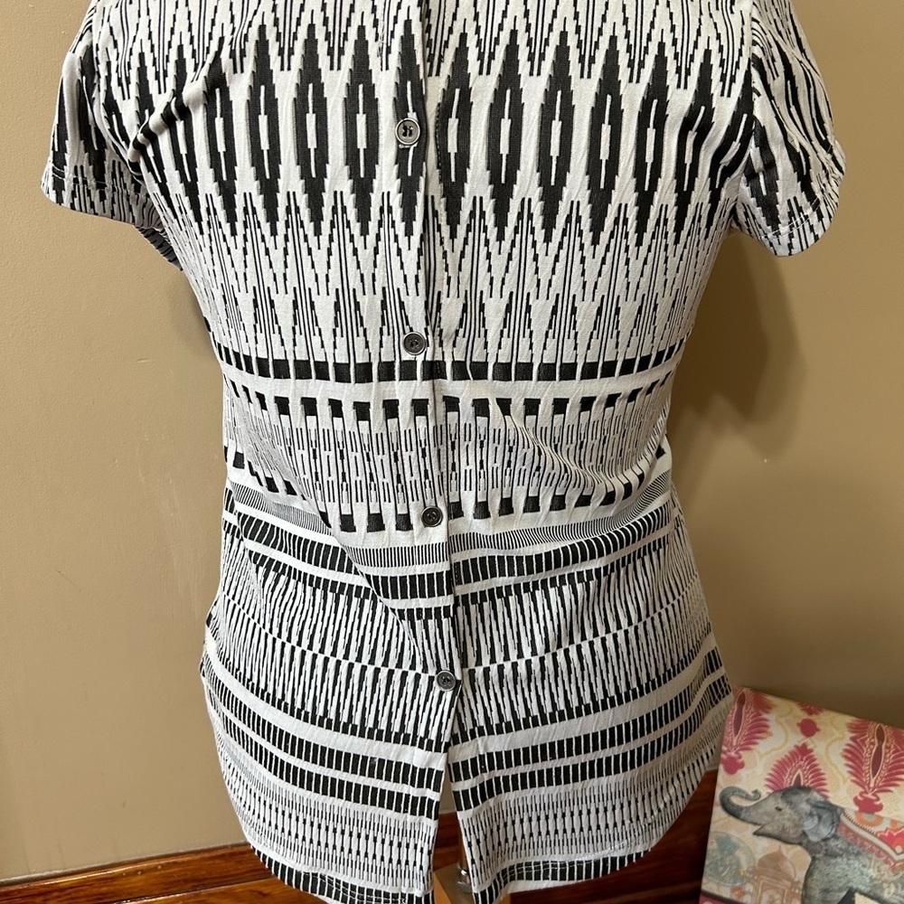Market & Spruce Full Back Button Down Contemporary Blouse Size Medium USA